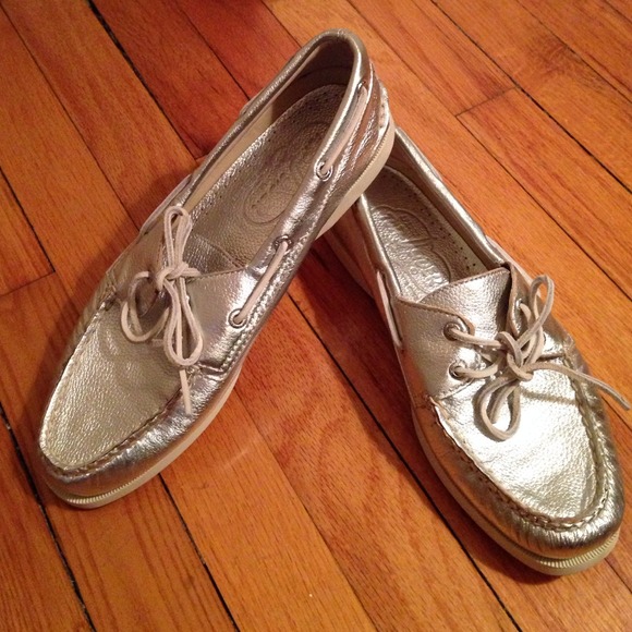 Sperry topside silver metallic shoes