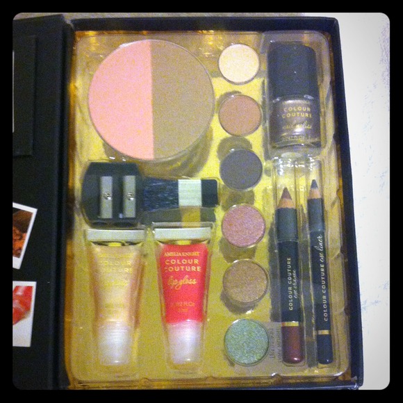 ****SOLD****Make up set
