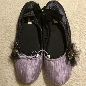 NWOT Purple & Black Simply Vera 9/10 Slippers