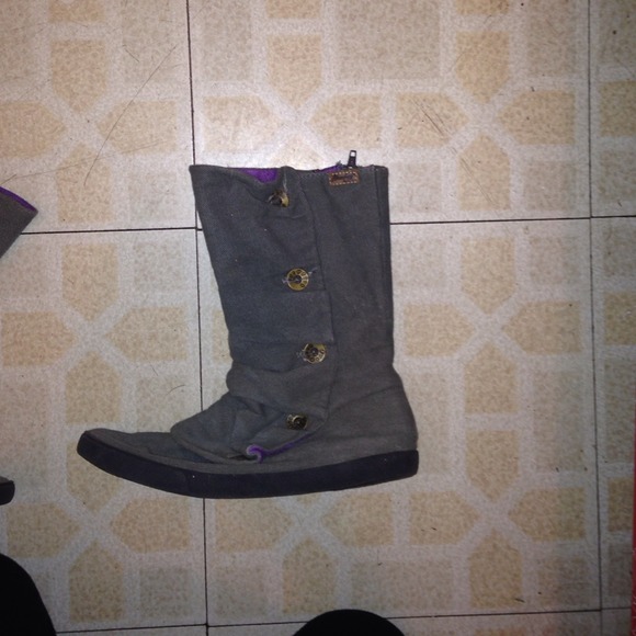 Cute blowfish boots!