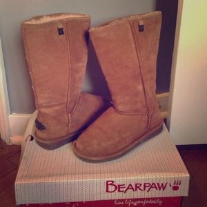 **REDUCED** Bearpaw Tan Tall Boots 💰