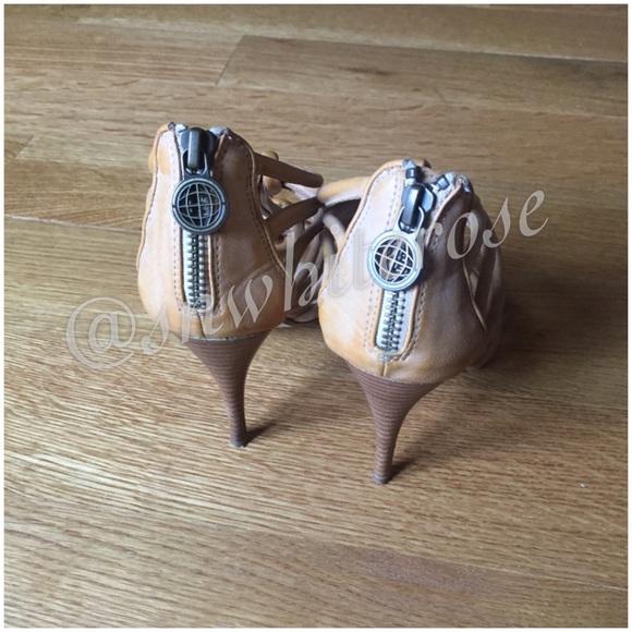 ⚡️Strappy Neutral Sandal - Picture 4 of 5