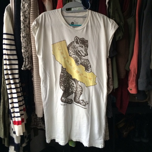 ✳️sold✳️ California bear t shirt dress DIY