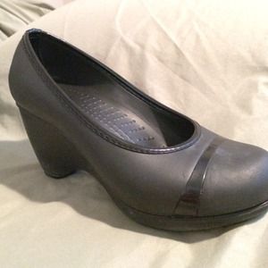 👇👇REDUCED.... Crocs black wedges