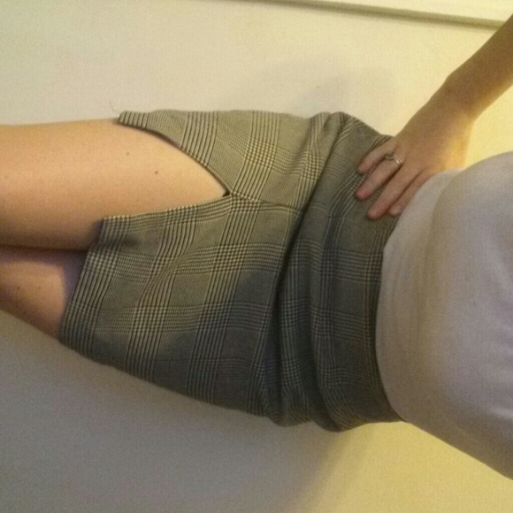 Trendy high wasted hugo buscati hounds tooth skirt