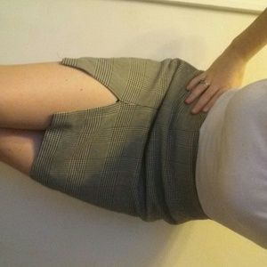 Trendy high wasted hugo buscati hounds tooth skirt