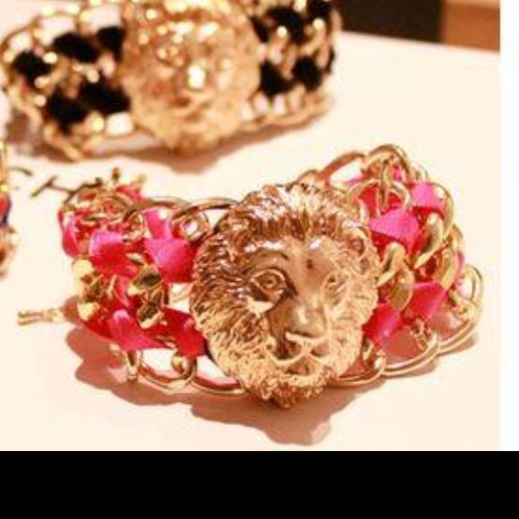 Pink lion head bracelet