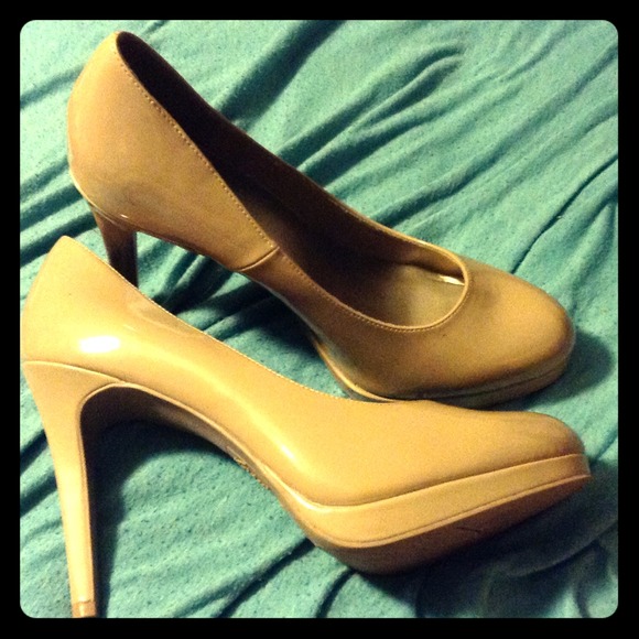 Fiomi tan heels