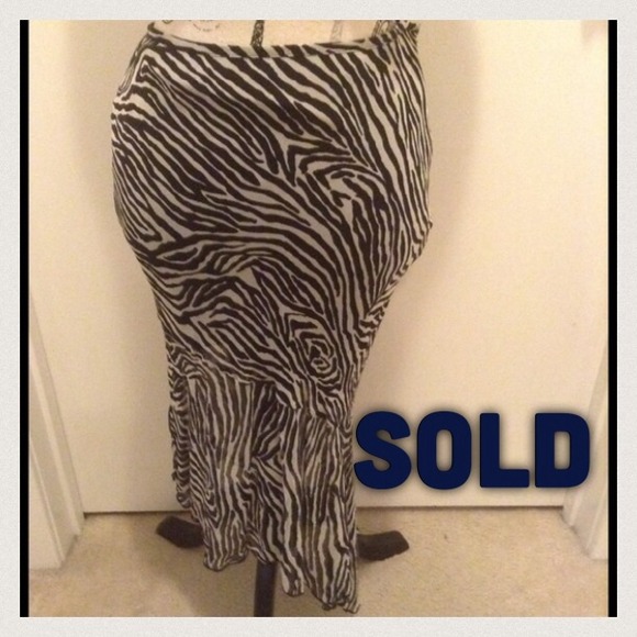 ❌SOLD❌bebe sexy fishtail skirt🌷