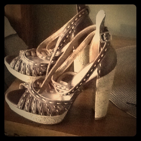Leather sandals