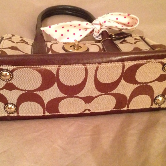 Coach Bag - Picture 2 of 4