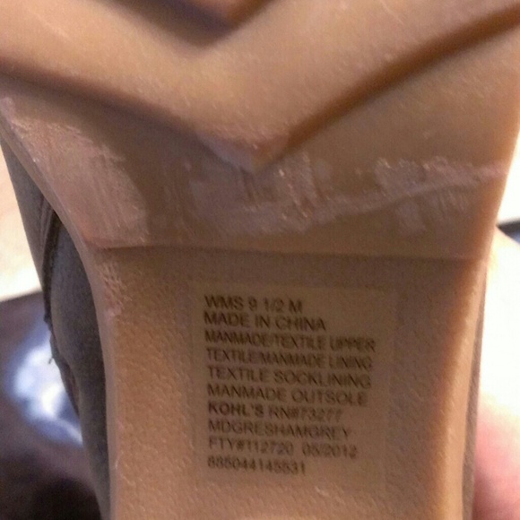 Women's Boots - Picture 2 of 4