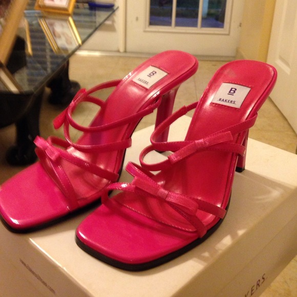 Heels (sandals)
