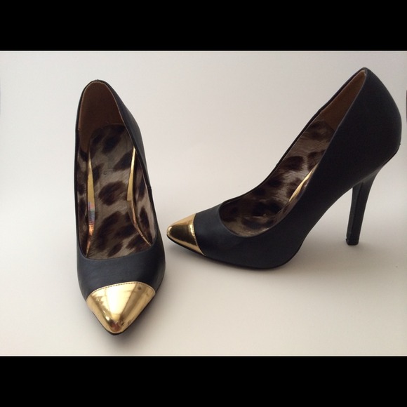 ❌❌Sold❌❌Charlotte Russe Pumps