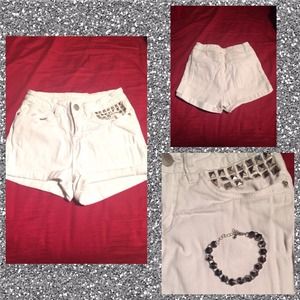 ❌Hold❌Studded high waisted shorts