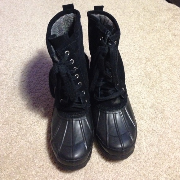 Like New Steve Madden Nordik Boots Waterproof