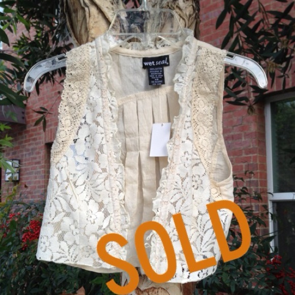 Lace cropped vest