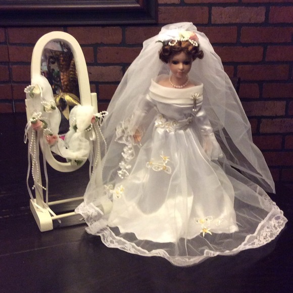 Wedding Porcelain Doll with Mirror