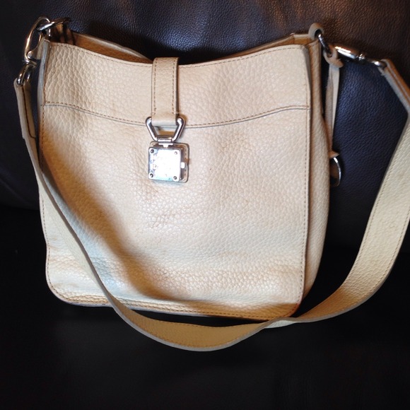 AUTHENTIC Dooney & Bourke discontinued shlder bag