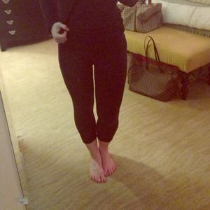 **Reserved for @jasmineeleeg** Black WU crops