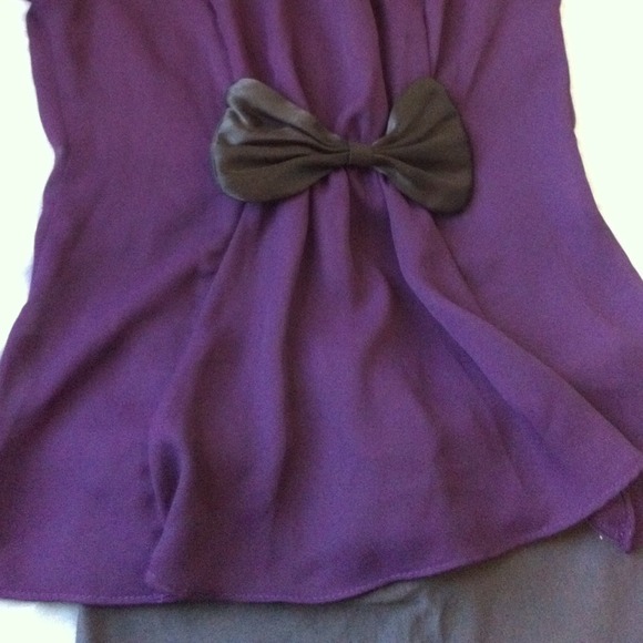 🚨TRADED🚨CUTE TOP! - Picture 2 of 4