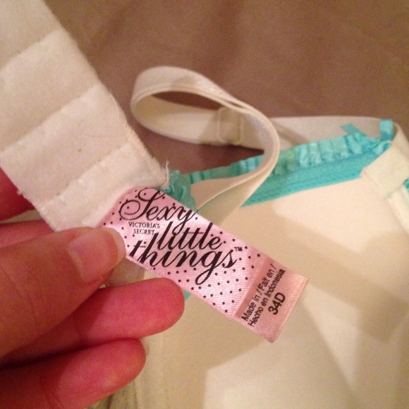 Victoria's Secret Bra - Picture 2 of 3