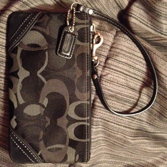 💕bundled💕COACH signature black wristlet