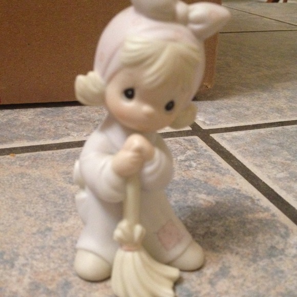 *SOLD* Precious Moments- Isn't He Precious - Picture 1 of 2