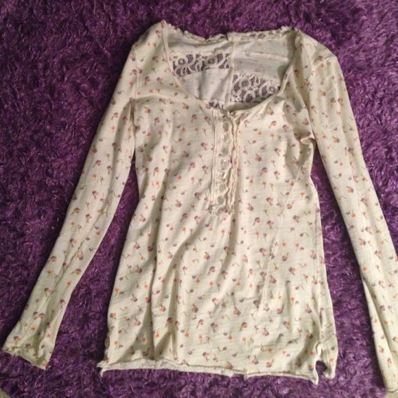 Free People knit top. - Picture 1 of 2