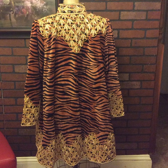 Beautiful Vintage Fancy Trench Coat One Of A Kind - Picture 3 of 4