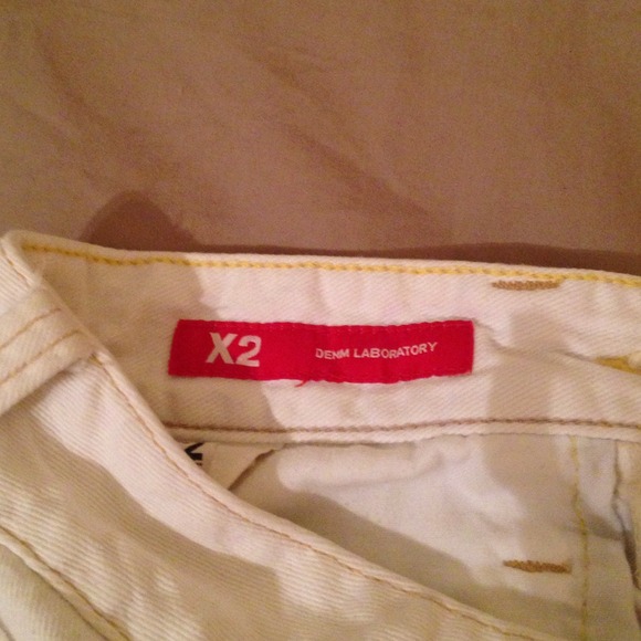 White denim cutoff shorts - Picture 2 of 3