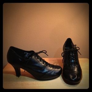 Black Vintage Victorian 3-inch heels