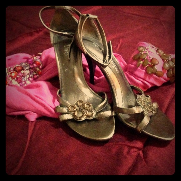 Very Cute Two Lips Heels 👠