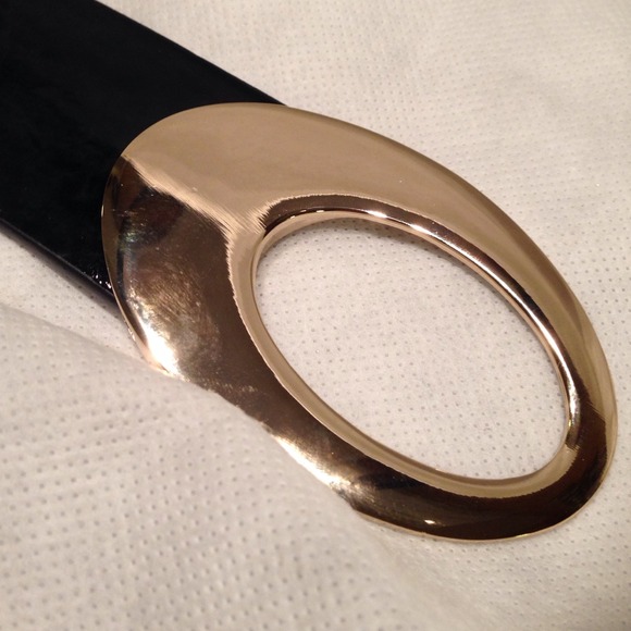 🔥SALE NWT Amazing Quality Silver Tone Black Belt. - Picture 4 of 4