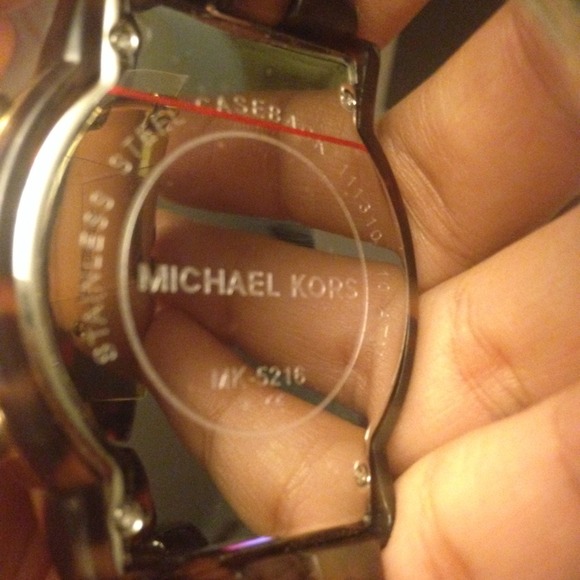 ❌❌Sold❌❌Michael Kors Tortoise shell Watch - Picture 3 of 4