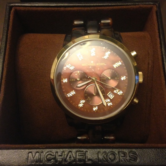 ❌❌Sold❌❌Michael Kors Tortoise shell Watch - Picture 4 of 4