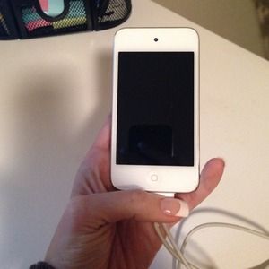 Apple iPod Touch, 4th Generation, 32 GB, White
