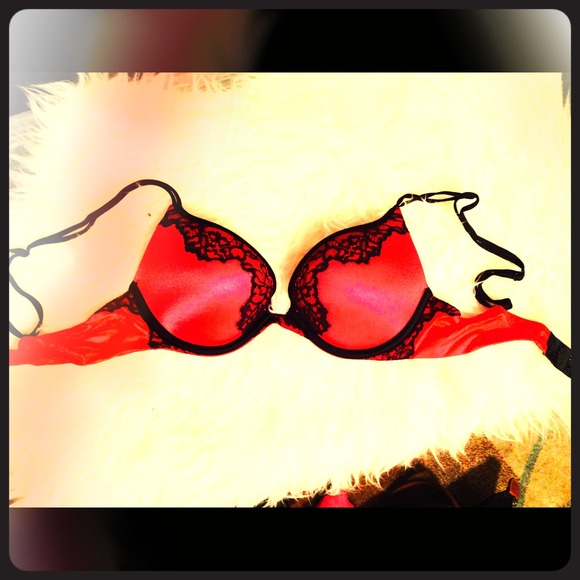 😍😘VICTORIA SECERT PUSH-UP BRA😘😍size 32C