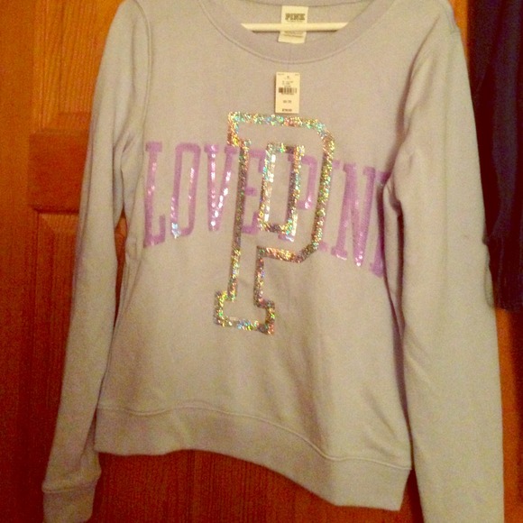 Victoria's Secret Tops - Traded for rocks❗️gone VS pink Bling & bling yogas