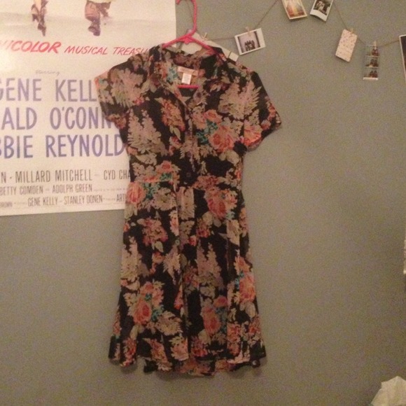 Beautiful, flowy spring dress!