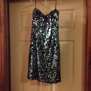 Blue sequined dress!