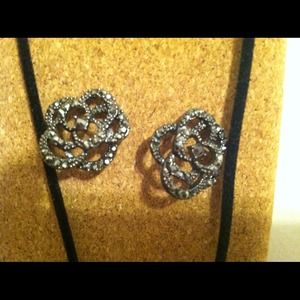 Studded flower earrings
