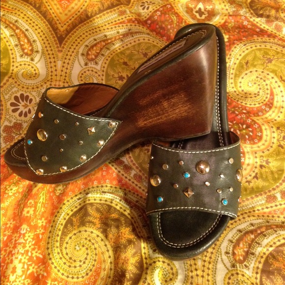 Wedges with Wood Heel and Turquoise Beading - Picture 1 of 3