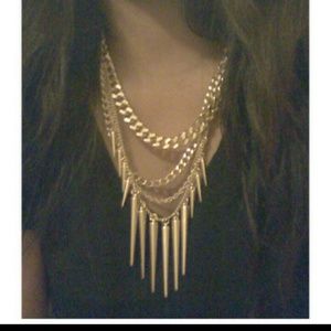 Gold stud necklace @chebene