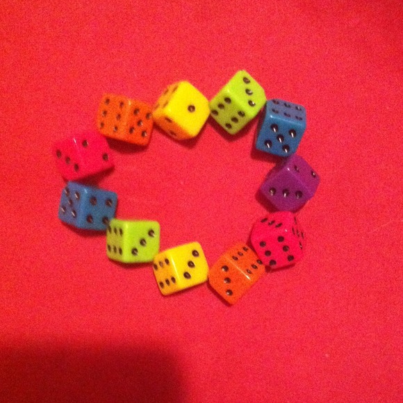 Colorful dice bracelet!💛💙💜💚❤️