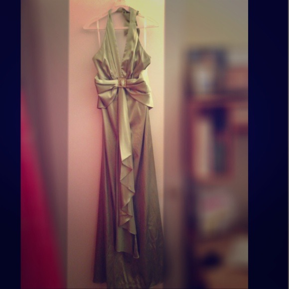 Simple green dress