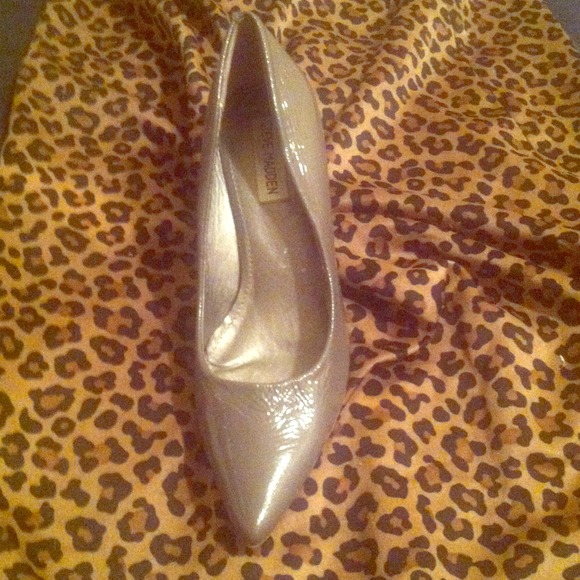 Steve Madden grey heels