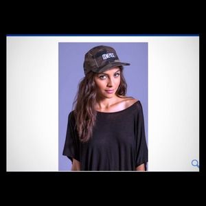 ‼️SOLD‼️SnapBack fitted