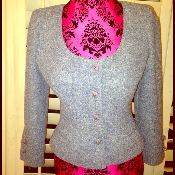 Host Pick 💥💥💥💢💢. Vintage VALENTINO Blazer