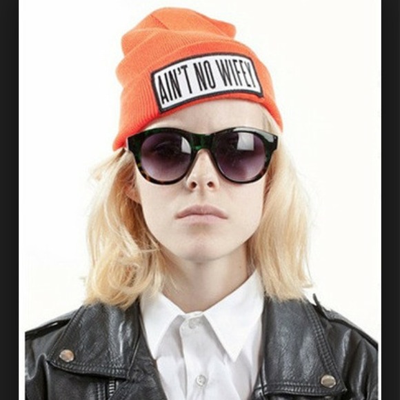 Dimepiece LA "Ain't No Wifey" beanie